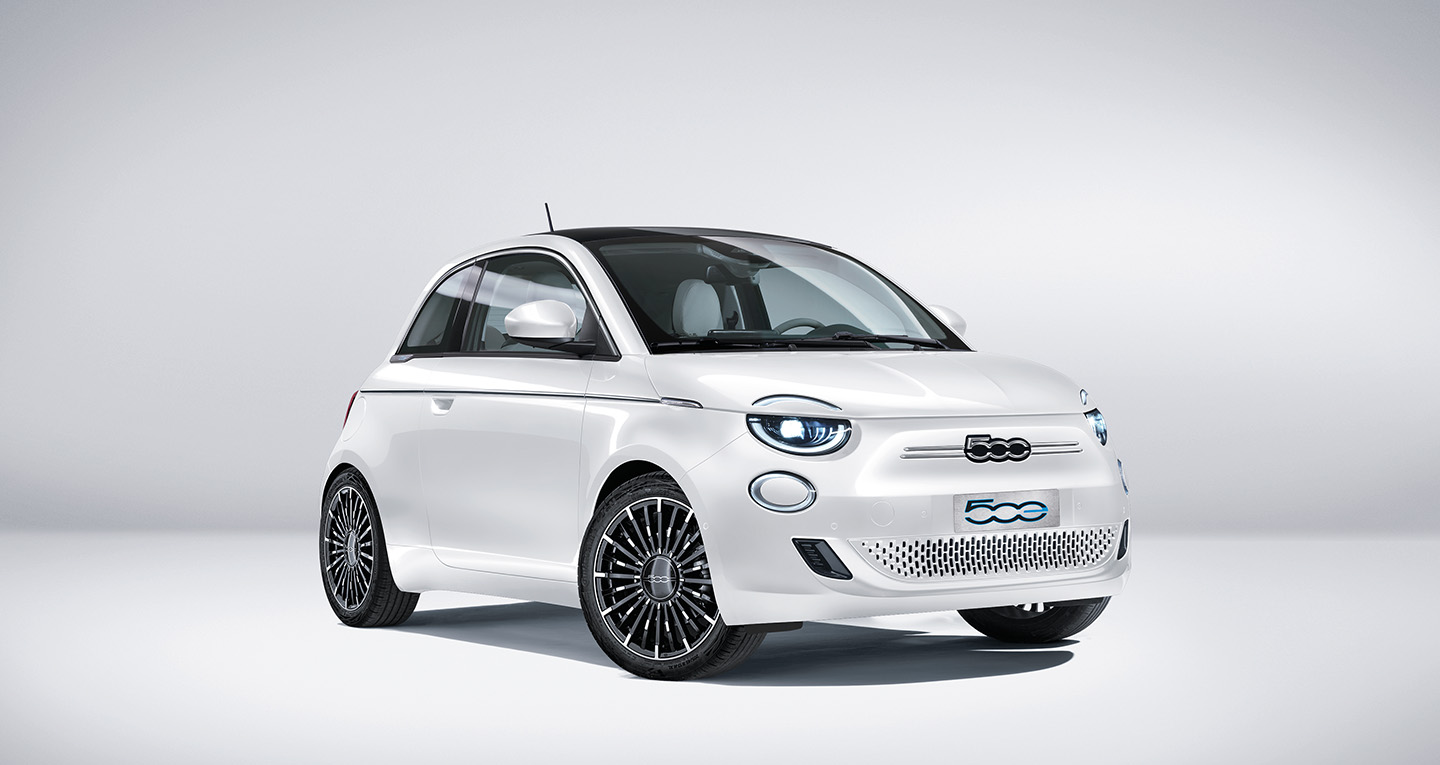 Front 3/4 render of a fiat with Ice White paint